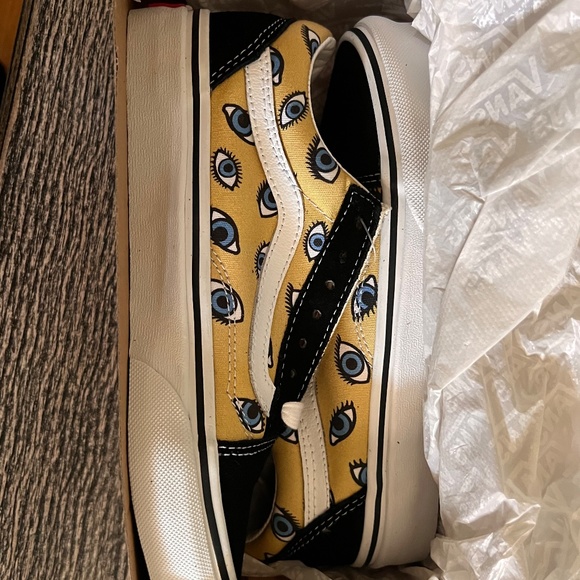 NWT-VANS SNEAKER - Picture 2 of 6